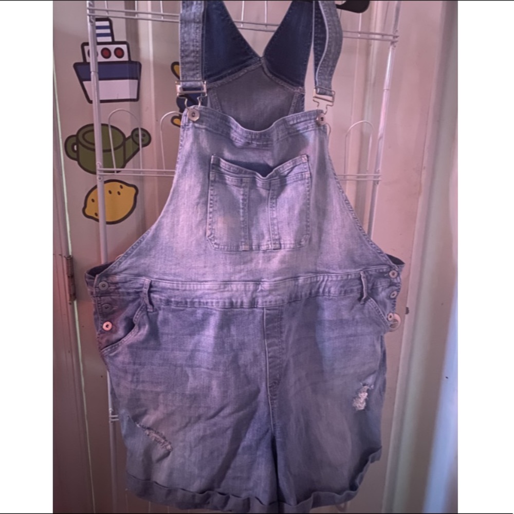 Torrid 5 pocket denim shorts overalls